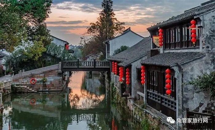 动漫人物吃东西